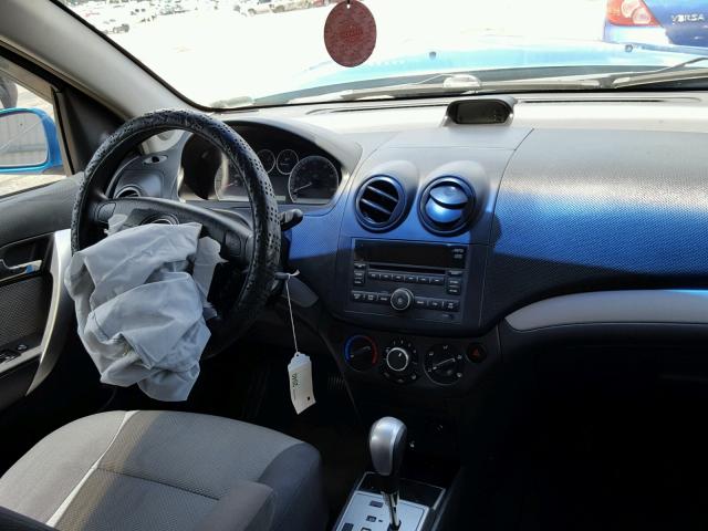 KL1TD66EX9B651068 - 2009 CHEVROLET AVEO LS BLUE photo 9