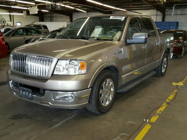 5LTPW16516FJ08006 - 2006 LINCOLN MARK LT GOLD photo 2