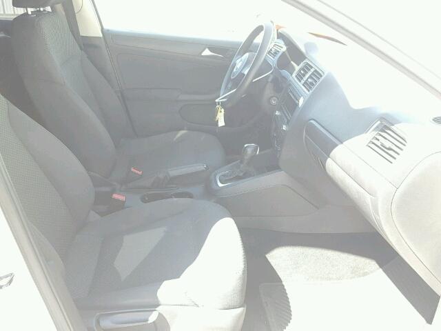 3VW2K7AJ9CM356125 - 2012 VOLKSWAGEN JETTA BASE Սպիտակ լուսանկար 5