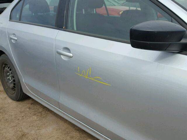3VW2K7AJ9FM401519 - 2015 VOLKSWAGEN JETTA BASE SILVER photo 9