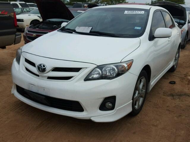 2T1BU4EEXBC740785 - 2011 TOYOTA COROLLA BA WHITE photo 2