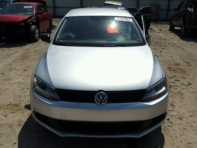 3VW2K7AJ3EM353112 - 2014 VOLKSWAGEN JETTA BASE SILVER photo 9