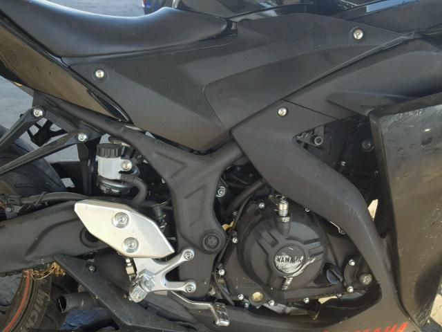 MH3RH06Y7FK008303 - 2015 YAMAHA YZFR3 BLACK photo 7