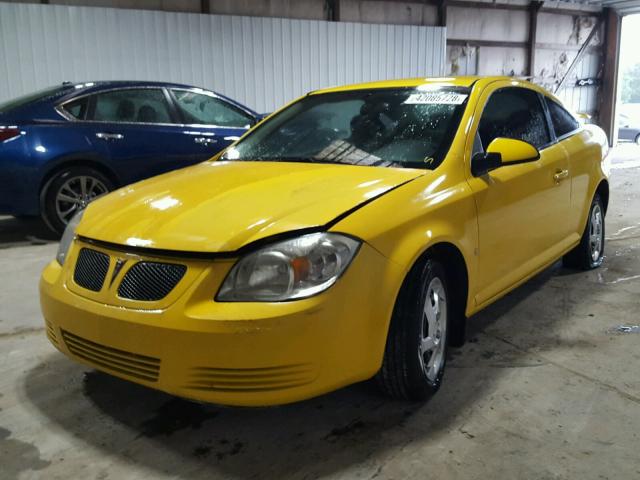 1G2AL18F287112557 - 2008 PONTIAC G5 YELLOW photo 2