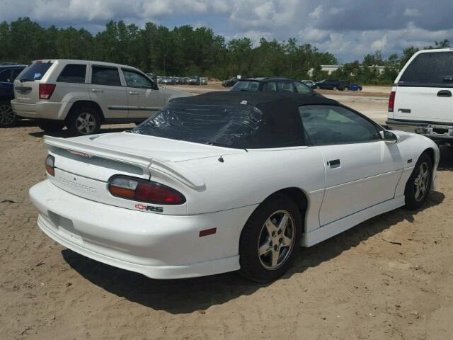 2G1FP32K7V2123542 - 1997 CHEVROLET CAMARO BAS WHITE photo 4