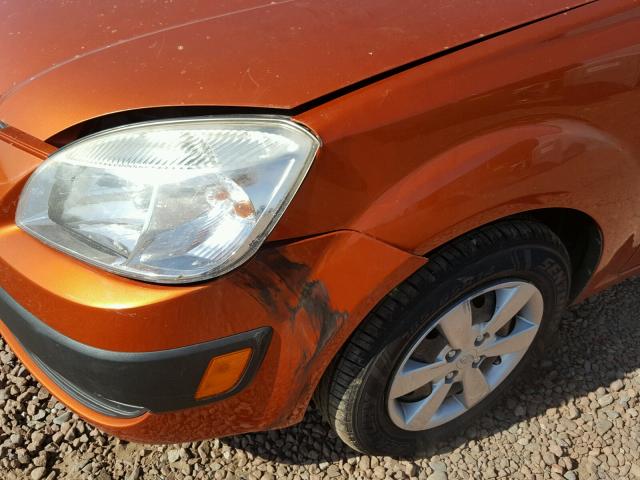 KNADE123786364972 - 2008 KIA RIO BASE ORANGE photo 9