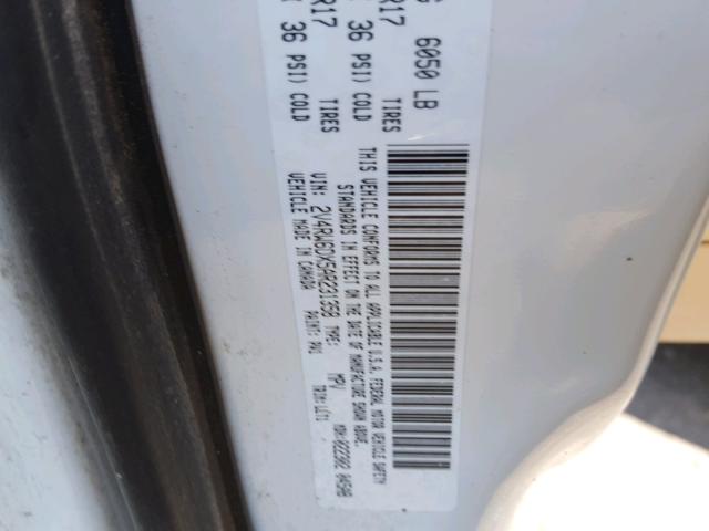 2V4RW6DX5AR231358 - 2010 VOLKSWAGEN ROUTAN SEL WHITE photo 10