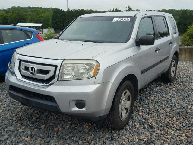 5FNYF3H2XAB006559 - 2010 HONDA PILOT LX SILVER photo 2