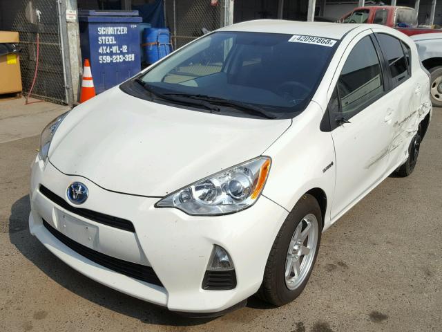 JTDKDTB32D1536115 - 2013 TOYOTA PRIUS C WHITE photo 2