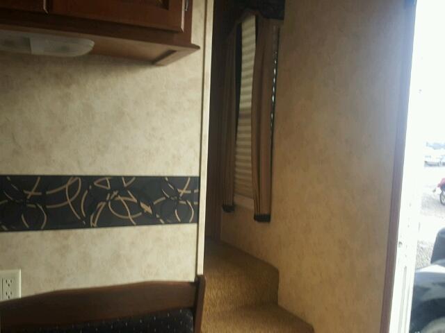 4YDF34522B4700193 - 2011 KEYSTONE MONTANA WHITE photo 5