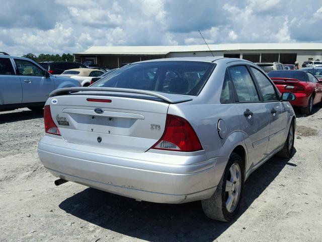 1FAFP38353W308522 - 2003 FORD FOCUS ZTS SILVER photo 4