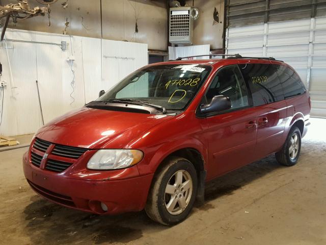 2D4GP44L75R477028 - 2005 DODGE GRAND CARA RED photo 2