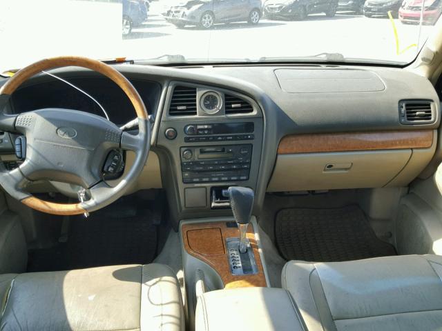 JNRDR07X61W102685 - 2001 INFINITI QX4 BEIGE photo 9