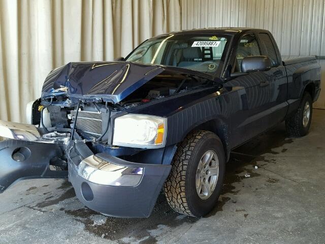 1D7HW42K15S332764 - 2005 DODGE DAKOTA BLUE photo 2