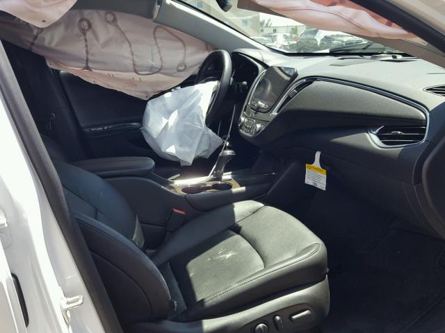 1G1ZH5SX8HF110612 - 2017 CHEVROLET MALIBU PRE WHITE photo 5