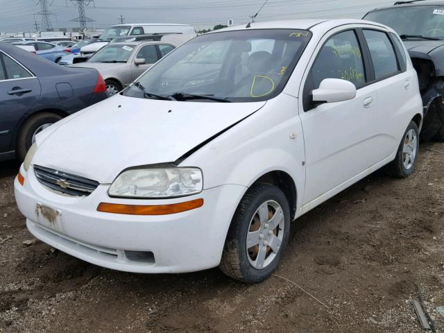 KL1TD666X7B755582 - 2007 CHEVROLET AVEO BASE Blanc photo 2