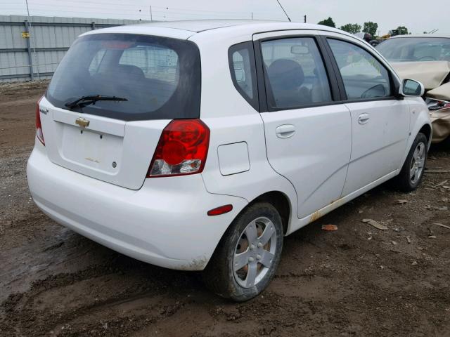 KL1TD666X7B755582 - 2007 CHEVROLET AVEO BASE Blanc photo 4