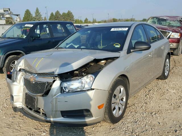 1G1PA5SH7D7150043 - 2013 CHEVROLET CRUZE SILVER photo 2