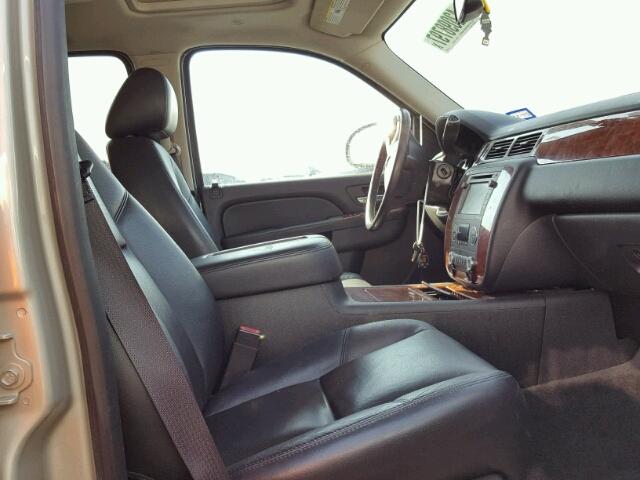 1GNSCCE03DR369745 - 2013 CHEVROLET TAHOE SILVER photo 5