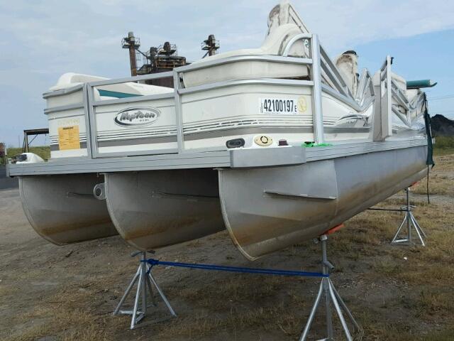 BSV24527G203 - 2003 TRIT BOAT SILVER photo 2