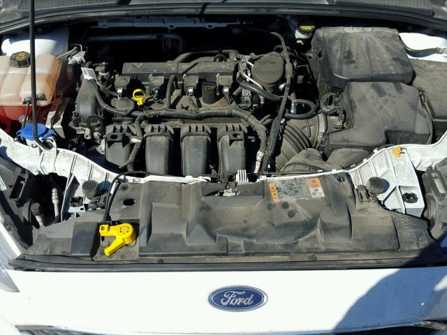 1FADP3F21FL231039 - 2015 FORD FOCUS SE WHITE photo 7