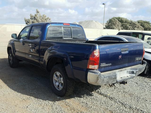 5TEKU72NX7Z371577 - 2007 TOYOTA TACOMA DOU BLUE photo 3