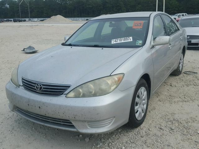 4T1BE32K55U018466 - 2005 TOYOTA CAMRY LE SILVER photo 2