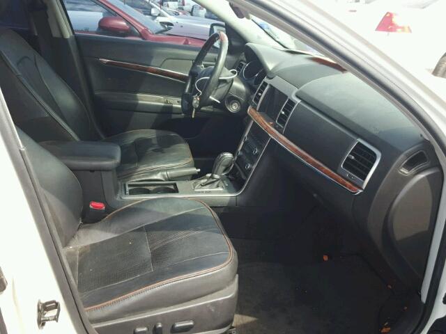 3LNHL2JC2CR831787 - 2012 LINCOLN MKZ თეთრი ფოტო 5