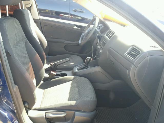 3VW2K7AJ5CM423013 - 2012 VOLKSWAGEN JETTA BASE 蓝色 照片 5