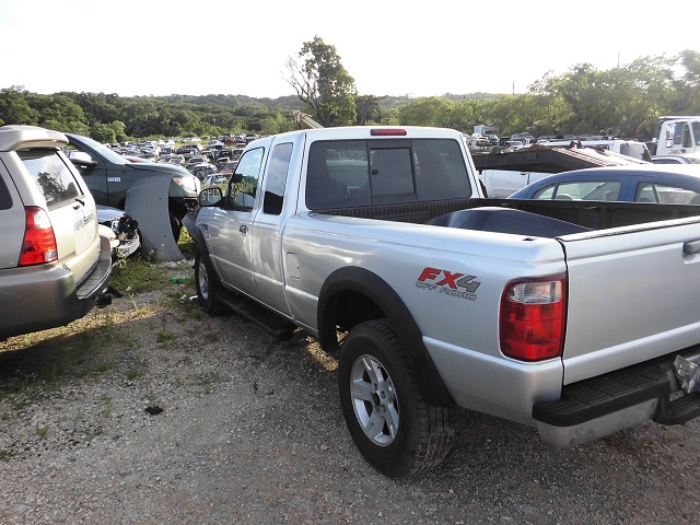 1FTZR45E84PA10801 - 2004 FORD RANGER SILVER photo 3