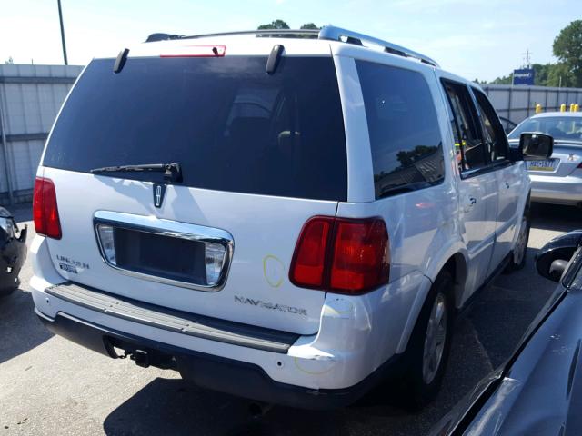 5LMFU27575LJ18055 - 2005 LINCOLN NAVIGATOR Beyaz fotoğraf 4