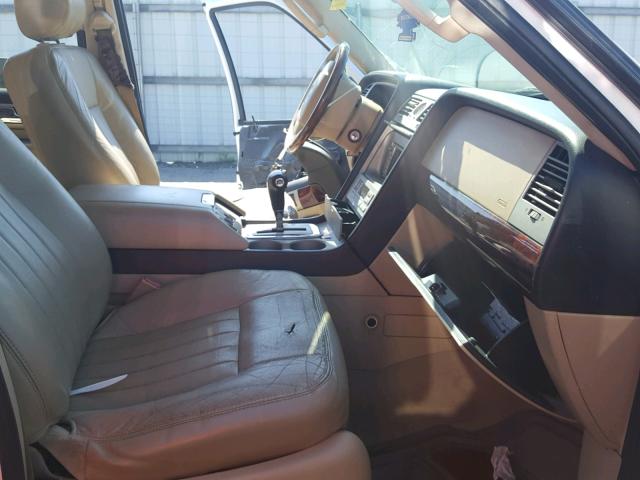 5LMFU27575LJ18055 - 2005 LINCOLN NAVIGATOR Beyaz fotoğraf 5