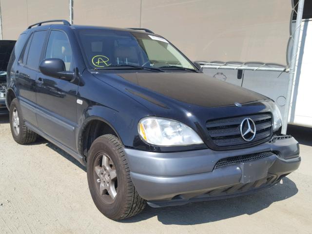 4JGAB54E6XA085444 - 1999 MERCEDES-BENZ ML 320 BLACK photo 1