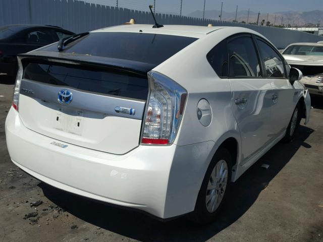 JTDKN3DP7F3066863 - 2015 TOYOTA PRIUS PLUG WHITE photo 4