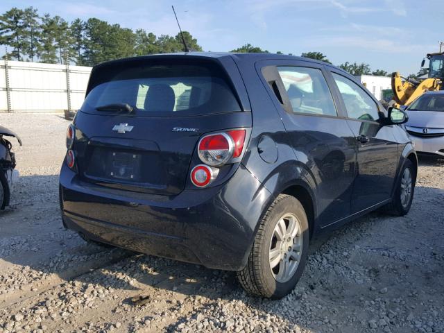 1G1JB6SH3C4157631 - 2012 CHEVROLET SONIC LS 黑色 照片 4