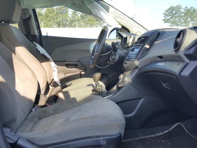 1G1JB6SH3C4157631 - 2012 CHEVROLET SONIC LS 黑色 照片 5