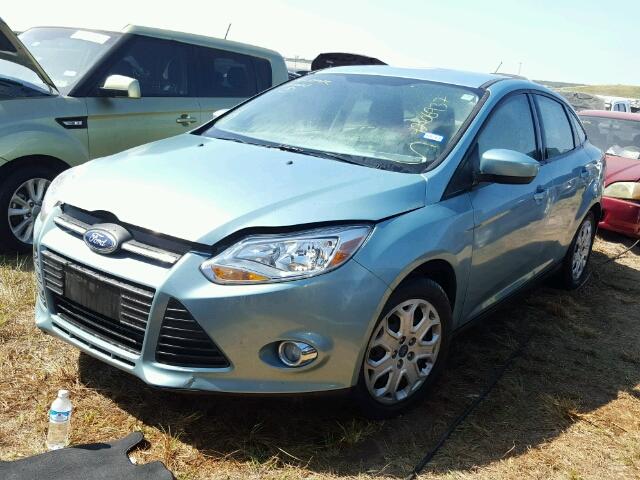 1FAHP3F22CL466398 - 2012 FORD FOCUS SE BLUE photo 2