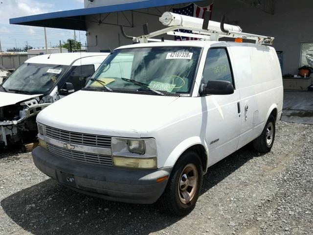 1GCDM19W31B142772 - 2001 CHEVROLET ASTRO WHITE photo 2