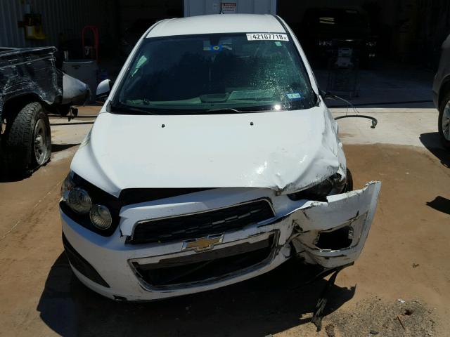 1G1JA6SHXE4228104 - 2014 CHEVROLET SONIC LS WHITE photo 9