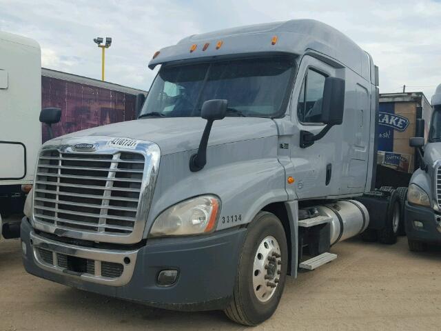 1FUJGLDV6FLGD9375 - 2015 FREIGHTLINER CASCADIA 1 GRAY photo 2