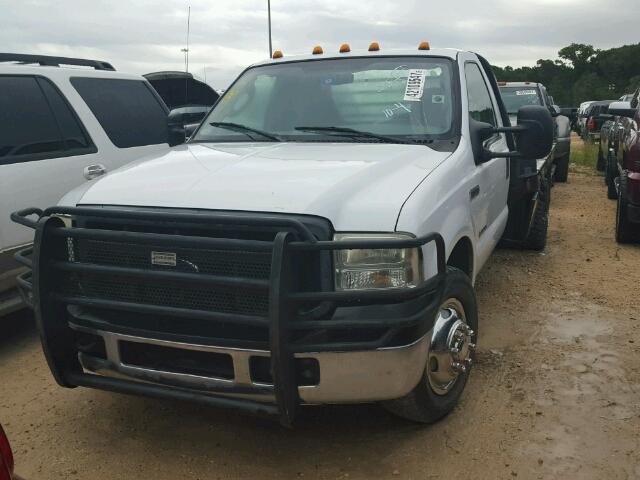 1FDWF36PX5EC03918 - 2005 FORD F350 WHITE photo 2