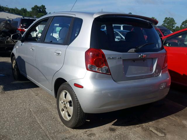 KL1TD66696B633469 - 2006 CHEVROLET AVEO BASE Srebrny zdjęcie 3