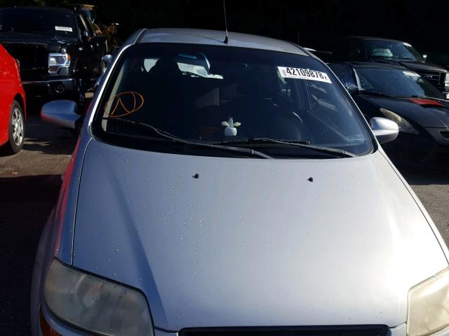 KL1TD66696B633469 - 2006 CHEVROLET AVEO BASE Srebrny zdjęcie 9
