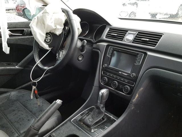 1VWDT7A39HC030003 - 2017 VOLKSWAGEN PASSAT R-L GRAY photo 9