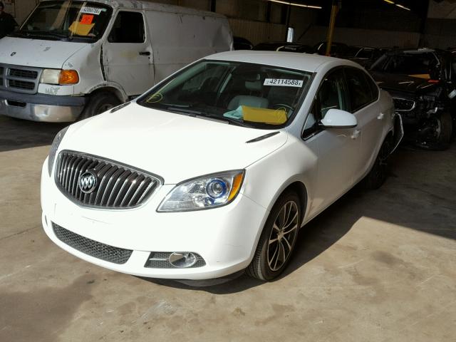 1G4PR5SK9H4109055 - 2017 BUICK VERANO SPO WHITE photo 2