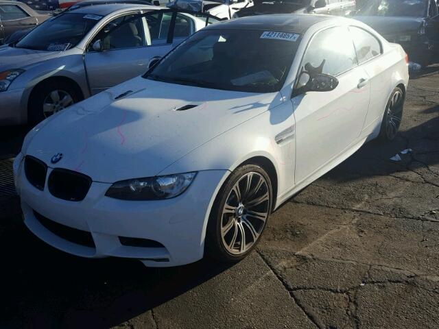 WBSWD935X9P362196 - 2009 BMW M3 WHITE photo 2