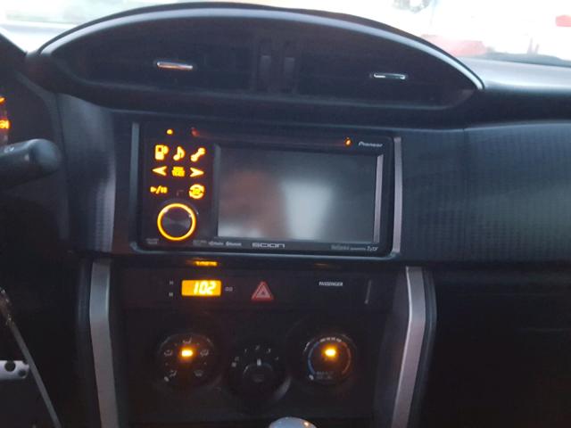 JF1ZNAA18D2711547 - 2013 TOYOTA SCION FR-S WHITE photo 9