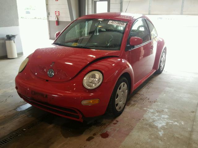 3VWBB61C1WM032134 - 1998 VOLKSWAGEN NEW BEETLE წითელი ფოტო 2