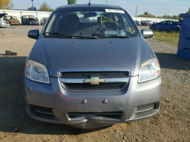 KL1TD56EX9B328987 - 2009 CHEVROLET AVEO LS SILVER photo 9