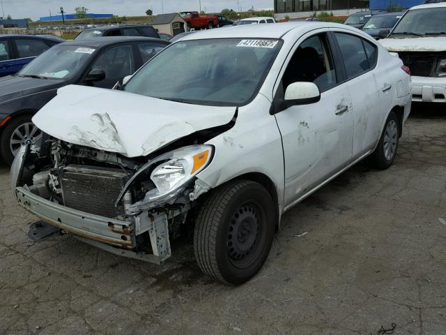 3N1CN7AP0DL820917 - 2013 NISSAN VERSA WHITE photo 2